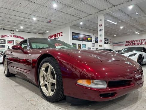 Used 2003 Chevrolet Corvette Coupe w/ Preferred Equipment Group RWD image 5