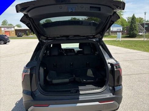 Used 2025 Chevrolet Equinox LT w/ Convenience Package II FWD image 6
