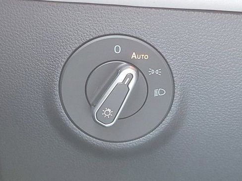 New 2025 Volkswagen Taos SE image 35