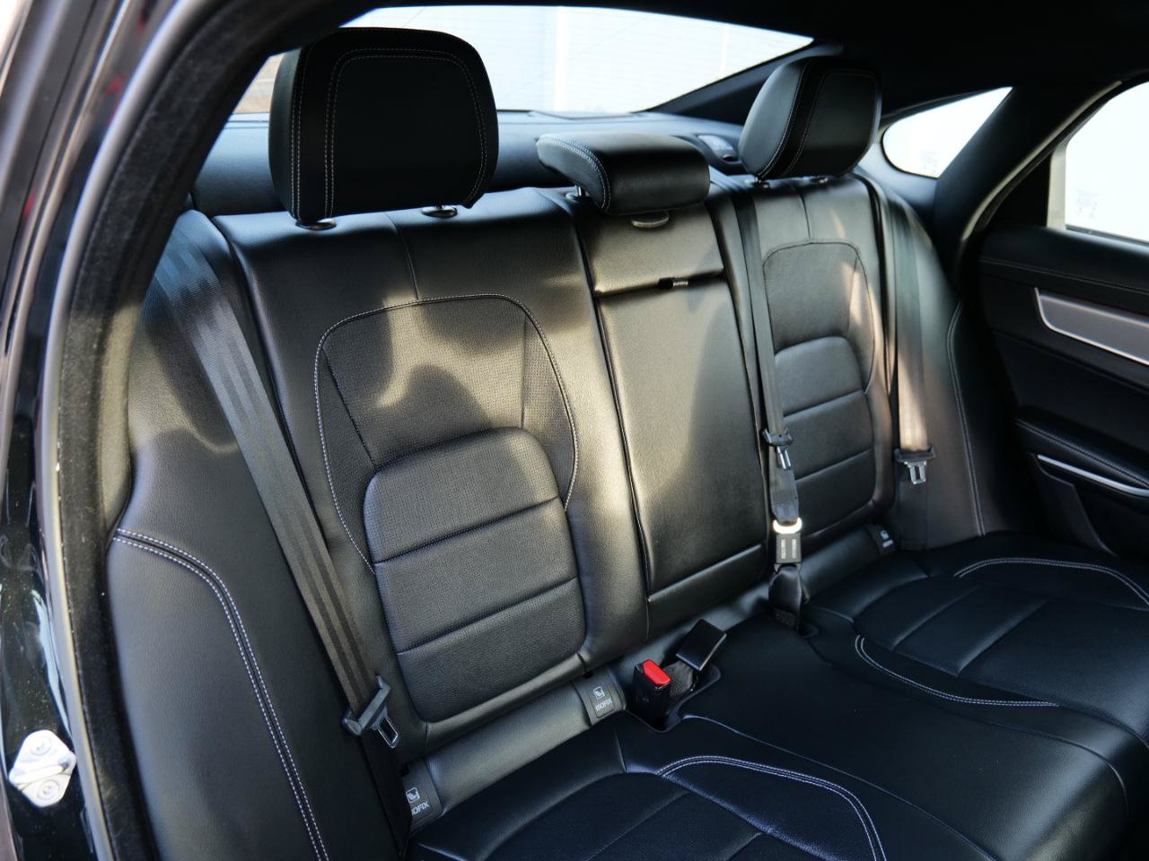 Used 2024 Jaguar XF R-Dynamic SE AWD/4WD image 44