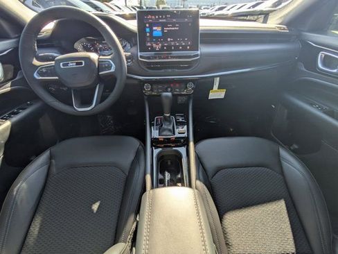 New 2026 Jeep Compass Latitude w/ Sun and Sound Group AWD/4WD image 13