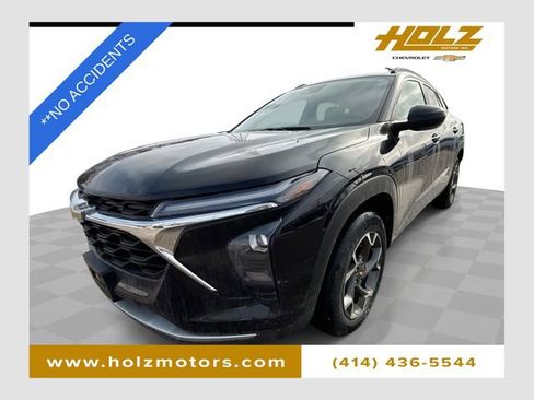 Used 2025 Chevrolet Trax LT w/ Driver Confidence Package image 1