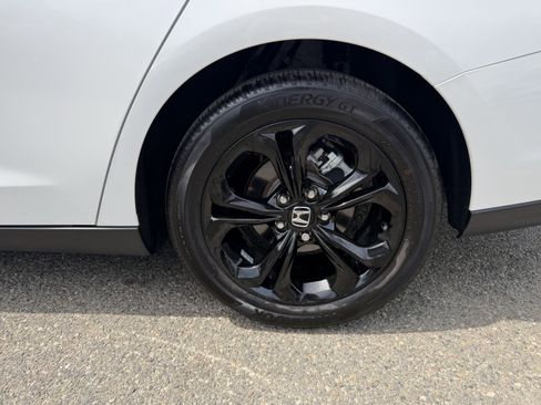 Used 2025 Honda Accord SE image 9