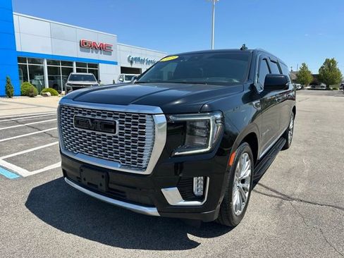 Used 2023 GMC Yukon XL Denali w/ Advanced Technology Package AWD/4WD image 2