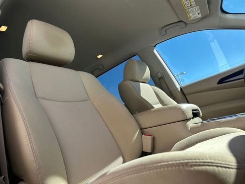 Used 2018 Nissan Pathfinder SV w/ SV All Weather Package image 28