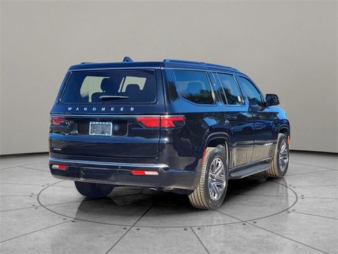Used 2023 Jeep Wagoneer 4WD w/ Premium Group I image 12