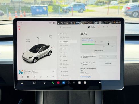 Used 2021 Tesla Model Y Long Range image 54