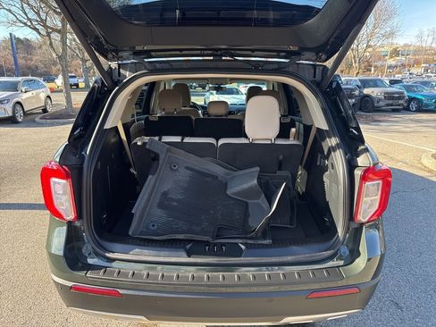 Used 2022 Ford Explorer XLT w/ Equipment Group 202A image 27