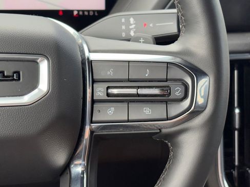 Used 2025 GMC Yukon Denali AWD/4WD image 13