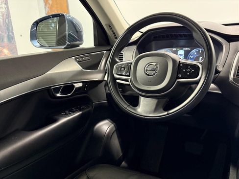 Used 2022 Volvo XC90 T5 Momentum image 11