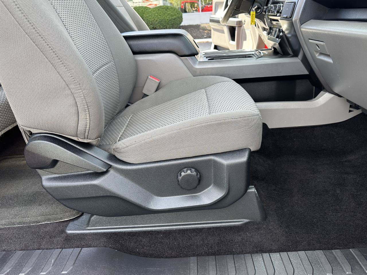 Used 2016 Ford F150 XLT AWD/4WD image 43