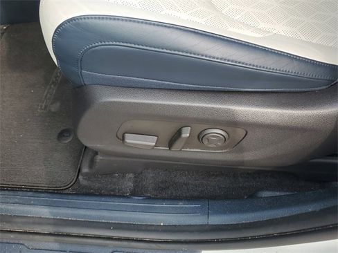 Certified 2025 Kia Carnival EX image 20