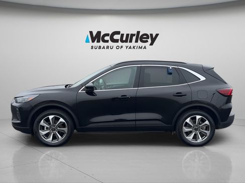 Used 2025 Ford Escape Platinum image 4