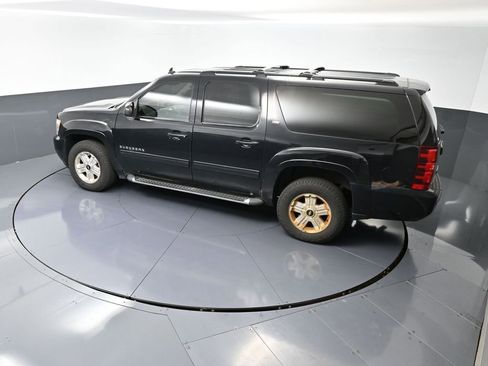 Used 2011 Chevrolet Suburban LT image 20