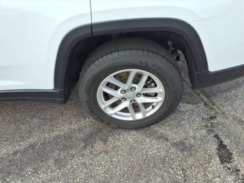 Used 2023 Jeep Grand Cherokee L Laredo image 21