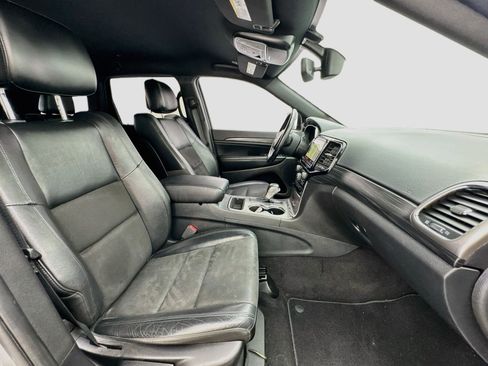 Used 2019 Jeep Grand Cherokee Altitude RWD image 19