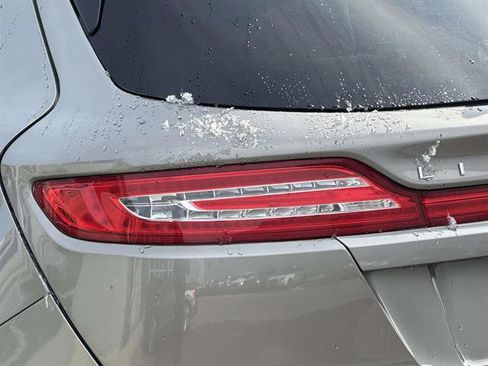 Used 2017 Lincoln MKC Reserve w/ Lincoln MKC Climate Package image 9