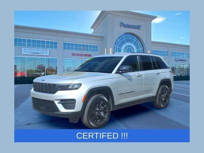 Used 2025 Jeep Grand Cherokee Altitude