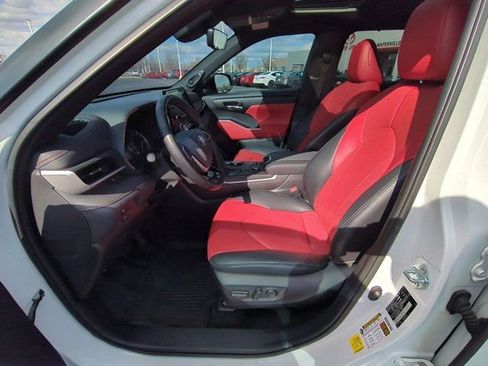 Used 2022 Toyota Highlander XSE image 8