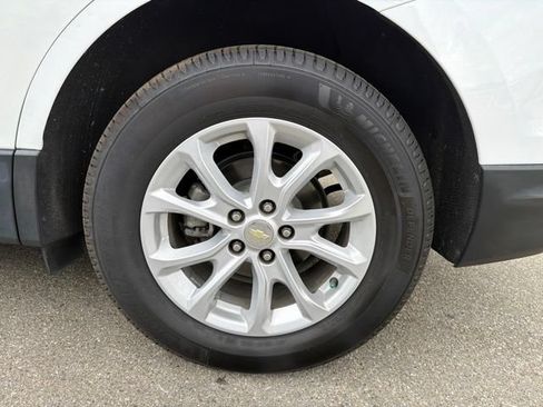 Used 2021 Chevrolet Equinox LS FWD image 21