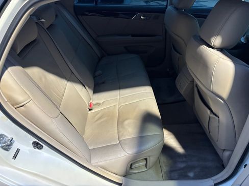 Used 2010 Toyota Avalon Limited image 12