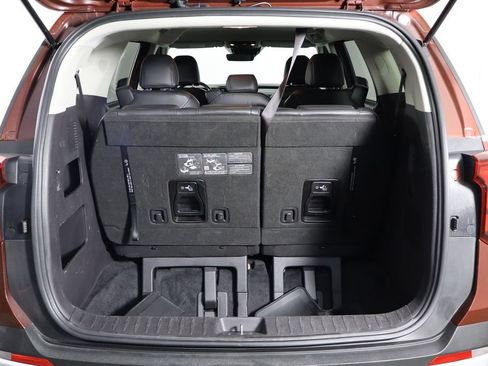 Used 2025 Kia Carnival FWD image 18
