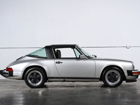 Used 1988 Porsche 911 Carrera RWD image 28