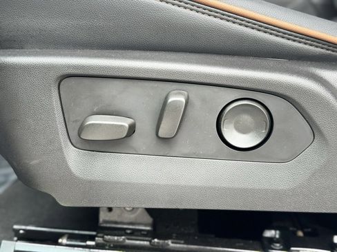 Used 2024 GMC Canyon AT4 image 21