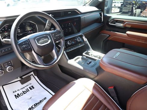 Used 2024 GMC Sierra 3500 Denali Ultimate AWD/4WD image 12