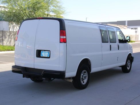 Used 2023 GMC Savana 2500 Extended w/ Driver Convenience Package image 5