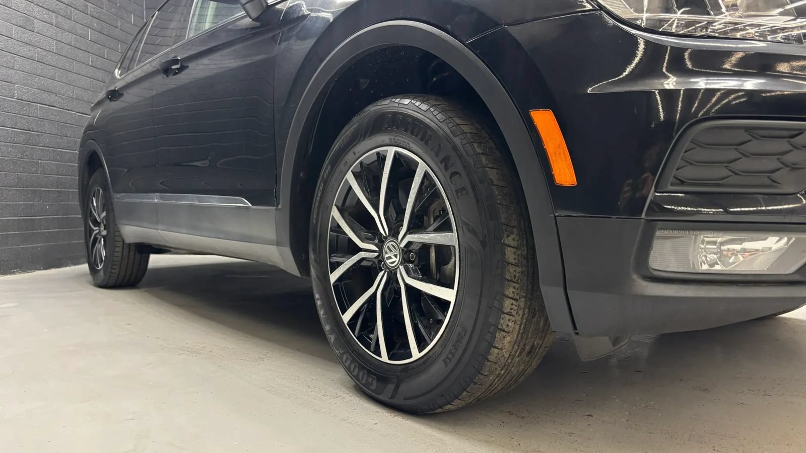 Used 2021 Volkswagen Tiguan SE FWD image 5