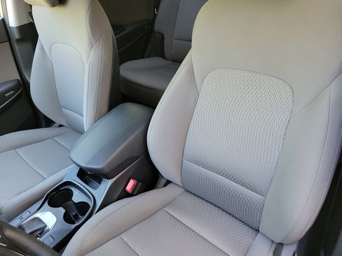 Used 2018 Hyundai Santa Fe Sport AWD/4WD image 11