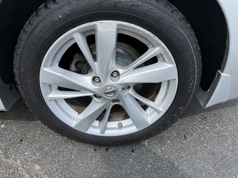 Used 2015 Nissan Altima 2.5 SV FWD image 29