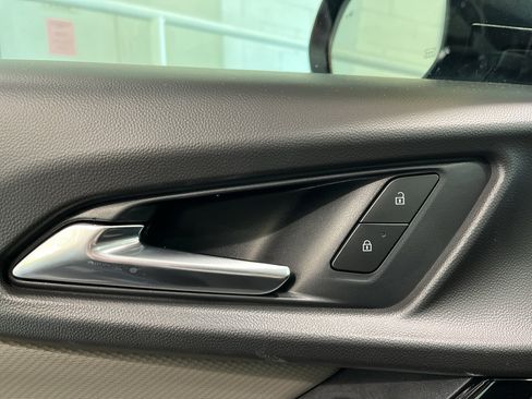 New 2026 Chevrolet Equinox LT w/ Convenience Package II FWD image 28