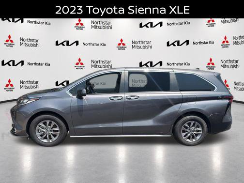 Used 2023 Toyota Sienna XLE FWD image 2