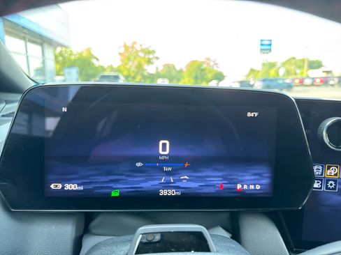 Certified 2024 Chevrolet Equinox EV RS image 24