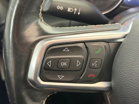 Used 2019 Jeep Wrangler Unlimited Sahara AWD/4WD image 16