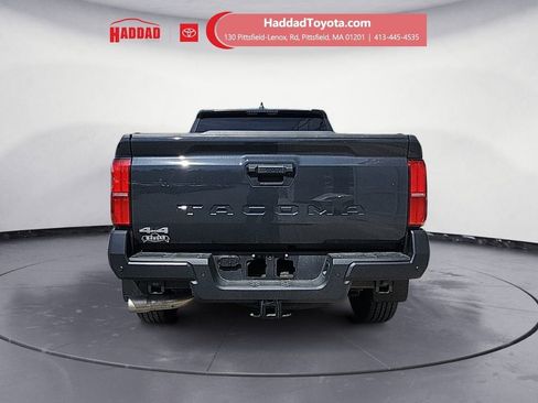 Used 2025 Toyota Tacoma SR w/ SR Upgrade Package AWD/4WD image 4