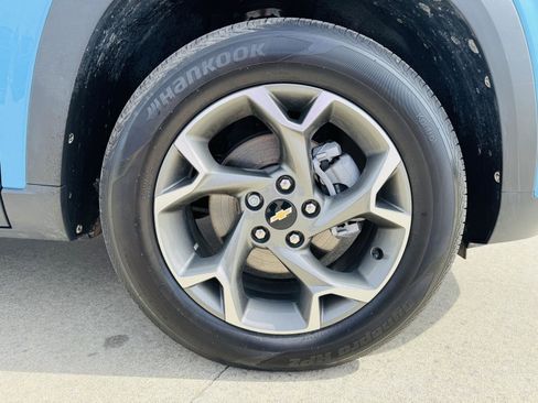 Used 2025 Chevrolet Trax LT w/ Driver Confidence Package image 38