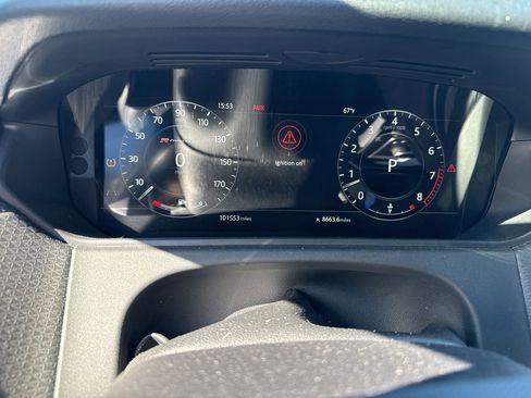 Used 2018 Land Rover Range Rover Velar R-Dynamic SE image 3