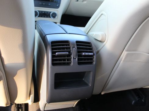 Used 2014 Mercedes-Benz GLK 350 2WD image 19
