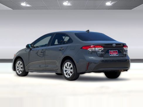 Used 2023 Toyota Corolla LE FWD image 3