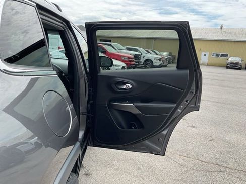 Used 2020 Jeep Cherokee Limited AWD/4WD image 41