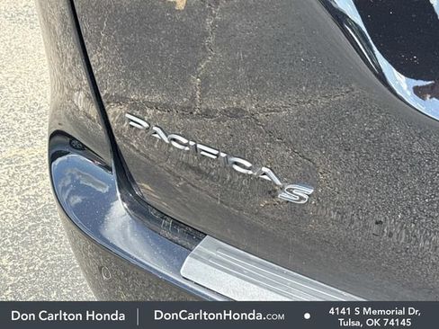 Used 2025 Chrysler Pacifica Limited w/ Trailer Tow Group FWD image 6