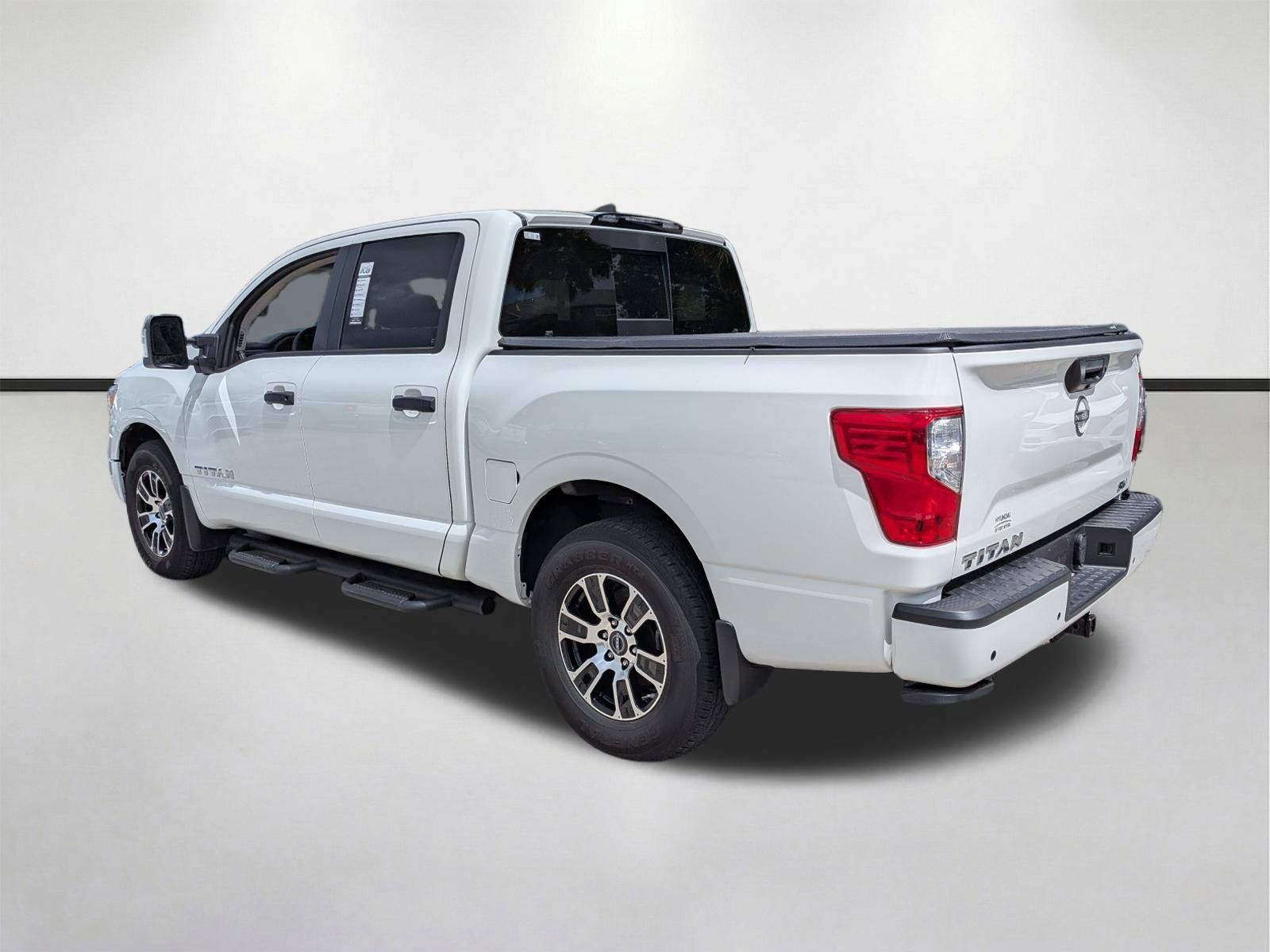 Used 2024 Nissan Titan SV w/ SV Convenience Package RWD image 6