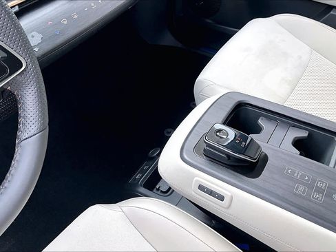 Used 2024 Nissan Ariya AWD image 16