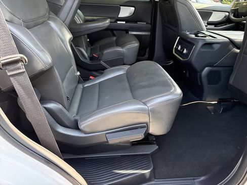 Used 2025 Ford Expedition Active AWD/4WD image 15