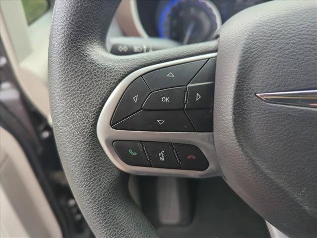 Used 2018 Chrysler Pacifica Touring Plus FWD image 14