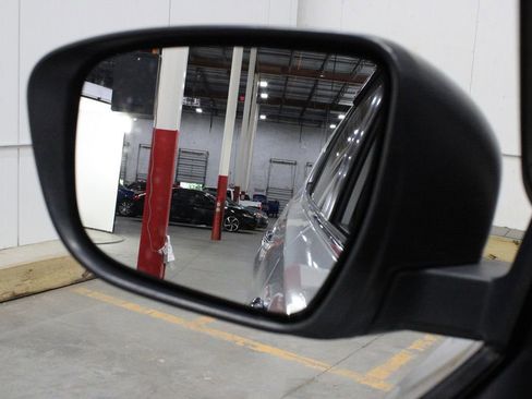 Used 2020 Nissan Rogue SL image 42