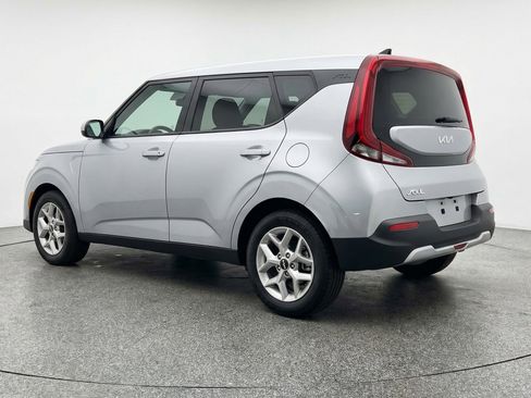Used 2025 Kia Soul LX w/ LX Technology Package image 6